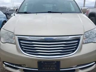 2011 Chrysler Town & Country Touring with VIN 2A4RR5DGXBR666934, listed as a IAAI auction lot 42022807 with 125,920 mi miles and . Bid and sale history available at DreamBid. Image 13.