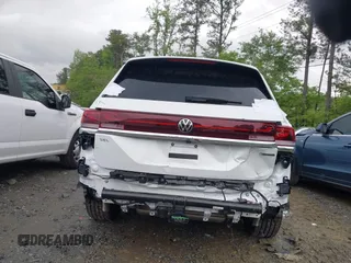2024 Volkswagen Atlas SEL Premium R-Line with VIN 1V2FR2CA0RC598455, listed as a IAAI auction lot 42060180 with 2,865 mi miles and . Bid and sale history available at DreamBid. Image 16.