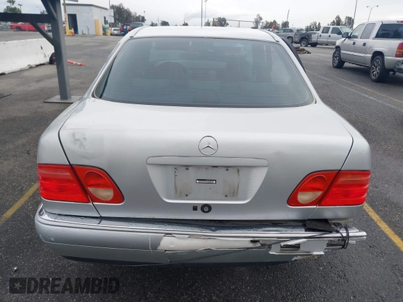 1997 Mercedes-Benz E-Class with VIN WDBJF55FXVJ033553, listed as a IAAI auction lot 41425117 with 280,019 mi miles. Bid and sale history available at carsss.com. Image 15.