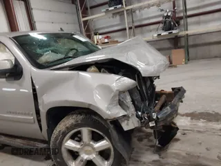 2008 Chevrolet Suburban LT w/3LT with VIN 1GNFK16338J248039, listed as a IAAI auction lot 41734266 with 223,071 mi miles. Bid and sale history available at carsss.com. Image 6.