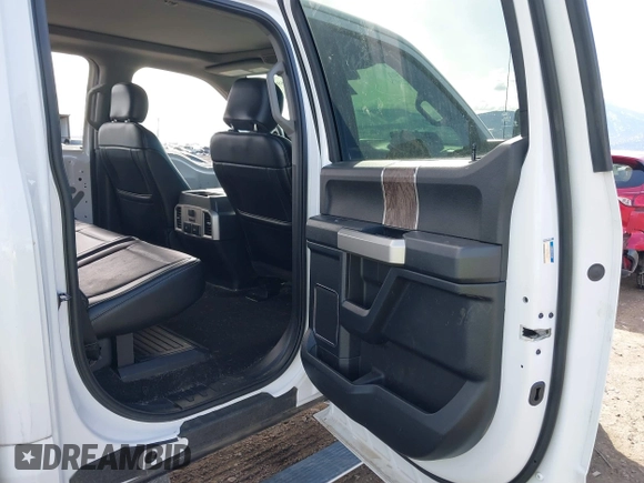 2018 Ford Super Duty F-250 SRW XL with VIN 1FT7W2BT0JEB96817, listed as a IAAI auction lot 41697434 with 58,434 mi miles. Bid and sale history available at carsss.com. Image 8.