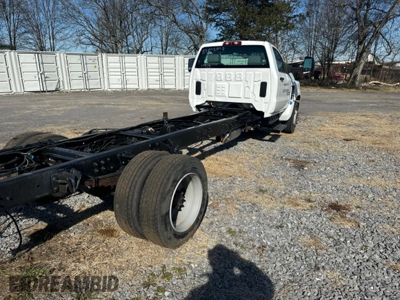 2022 Chevrolet Silverado 1500 with VIN 1HTKHPVK8NH823923, listed as a Copart auction lot 42861245 with 4,864 mi miles and Clean Title. Bid and sale history available at DreamBid. Image 4.