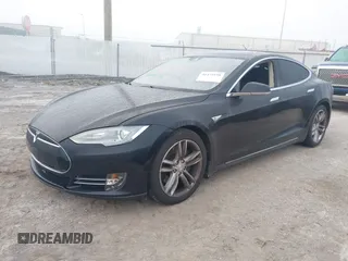 2015 Tesla Model S 85D with VIN 5YJSA1E24FF111120, listed as a IAAI auction lot 41471698 with 58,126 mi miles. Bid and sale history available at carsss.com. Image 23.