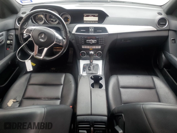 2014 Mercedes-Benz C 250 Sport z VIN WDDGF4HBXEA952747, wystawiony jako Copart lot #53144125 z przebiegiem 162 749 mil mil oraz Szkoda całkowita • Salvage title. Historia ofert i sprzedaży dostępna na DreamBid. Obrazek 8.
