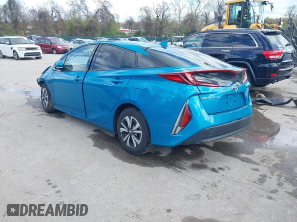 2017 Toyota Prius Plus with VIN JTDKARFP0H3052737, listed as a IAAI auction lot 42039680 with 117,593 mi miles and . Bid and sale history available at DreamBid. Image 3.