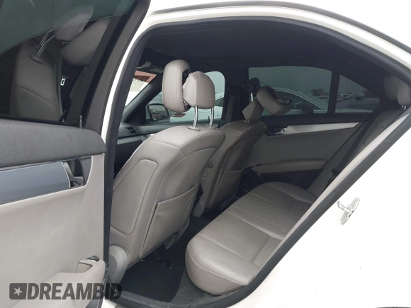 2008 Mercedes-Benz C 300 Sport z VIN WDDGF54X48R014482, wystawiony jako IAAI lot #41798188 z przebiegiem 140 179 mil mil oraz . Historia ofert i sprzedaży dostępna na DreamBid. Obrazek 8.