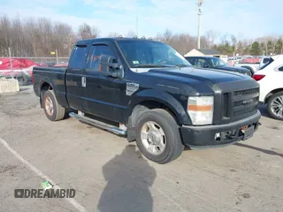 2008 Ford Super Duty F-250 SRW XL with VIN 1FTNX20528EB93338, listed as a IAAI auction lot 41801499 with 232,046 mi miles. Bid and sale history available at carsss.com. Image 1.