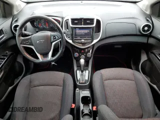 2020 Chevrolet Sonic LT z VIN 1G1JD6SB2L4139529, wystawiony jako Copart lot #87951275 z przebiegiem 127 332 mil mil oraz Szkoda całkowita • Salvage title. Historia ofert i sprzedaży dostępna na DreamBid. Obrazek 8.