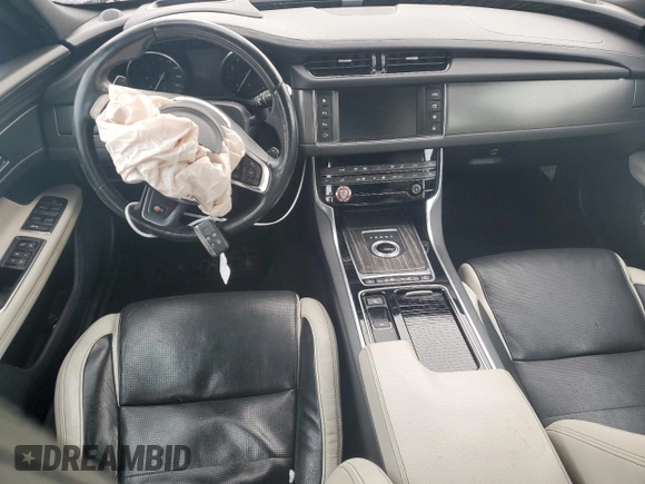 2016 Jaguar XF S with VIN SAJBM4BV7GCY05811, listed as a Copart auction lot 38132444 with 0 mi miles. Bid and sale history available at carsss.com. Image 8.
