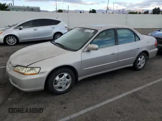 1998 Honda Accord EX z VIN 1HGCG5556WA165033, wystawiony jako Copart lot #80522064 z przebiegiem 225 334 mil mil oraz Czysty tytuł • Clean title. Historia ofert i sprzedaży dostępna na DreamBid. Obrazek 1.