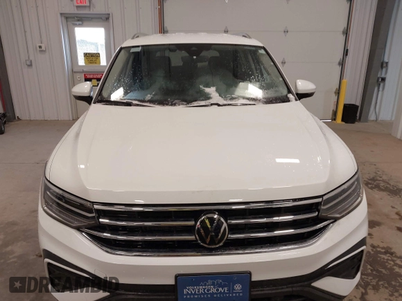 2024 Volkswagen Tiguan SE с VIN 3VV2B7AX0RM035320, выставлен на аукционе IAAI как лот 41922187 с пробегом 28 153 миль миль и . История ставок и продаж доступна на DreamBid. Изображение 11.