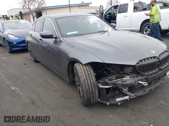 2022 BMW 3 Series 330i z VIN 3MW5R1J01N8C33802, wystawiony jako IAAI lot #41856666 z przebiegiem 41 095 mil mil oraz . Historia ofert i sprzedaży dostępna na DreamBid. Obrazek 1.