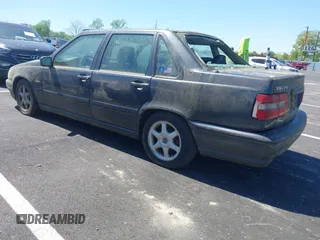 1998 Volvo S70 with VIN YV1LS5549W2431220, listed as a IAAI auction lot 42018741 with 1 mi miles. Bid and sale history available at carsss.com. Image 3.