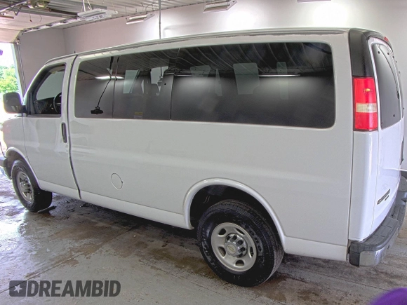 2015 Chevrolet Express Passenger 1LT with VIN 1GAZGYFGXF1281192, listed as a IAAI auction lot 42552766 with 205,401 mi miles and . Bid and sale history available at DreamBid. Image 1.