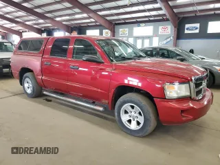 2008 Dodge Dakota SLT z VIN 1D7HW48K68S619433, wystawiony jako Copart lot #57327015 z przebiegiem 96 804 mil mil oraz Czysty tytuł • Clean title. Historia ofert i sprzedaży dostępna na DreamBid. Obrazek 4.