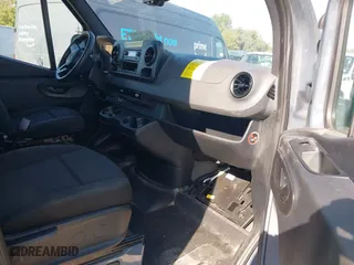 2019 Mercedes-Benz Sprinter Cargo Van with VIN WD4PF1CD9KP127024, listed as a IAAI auction lot 40745606 with 127,630 mi miles. Bid and sale history available at carsss.com. Image 5.