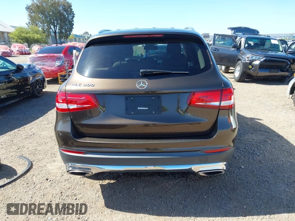2018 Mercedes-Benz GLC 300 z VIN WDC0G4JB8JV105614, wystawiony jako IAAI lot #42521942 z przebiegiem 95 745 mil mil oraz . Historia ofert i sprzedaży dostępna na DreamBid. Obrazek 17.
