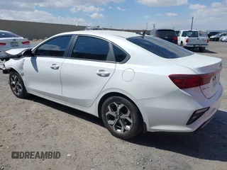2021 Kia Forte LXS z VIN 3KPF24ADXME348303, wystawiony jako IAAI lot #42082884 z przebiegiem 102 754 mil mil oraz . Historia ofert i sprzedaży dostępna na DreamBid. Obrazek 3.