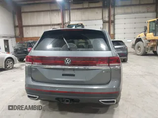 2024 Volkswagen Atlas SE with VIN 1V2HR2CA6RC534817, listed as a IAAI auction lot 41655227 with 39,214 mi miles and . Bid and sale history available at DreamBid. Image 17.