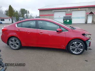 2016 Kia Forte EX z VIN KNAFX4A88G5490716, wystawiony jako IAAI lot #42017118 z przebiegiem 95 681 mil mil oraz . Historia ofert i sprzedaży dostępna na DreamBid. Obrazek 13.