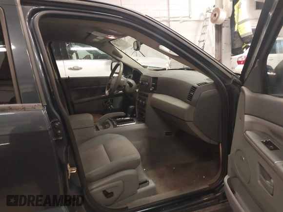 2007 Jeep Grand Cherokee Laredo with VIN 1J8GS48K87C615693, listed as a IAAI auction lot 41949521 with 206,058 mi miles. Bid and sale history available at carsss.com. Image 5.