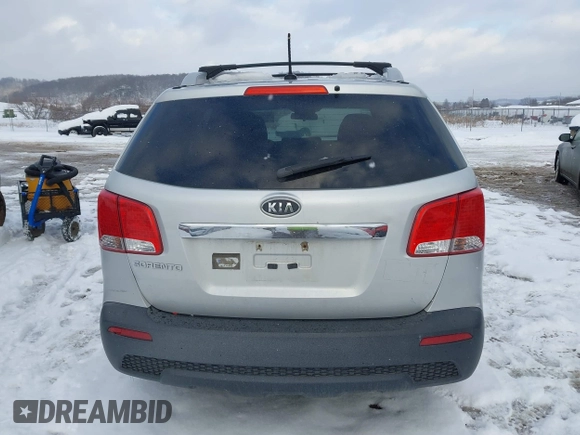 2013 Kia Sorento LX with VIN 5XYKTDA26DG338980, listed as a IAAI auction lot 41270994 with 170,714 mi miles. Bid and sale history available at carsss.com. Image 16.