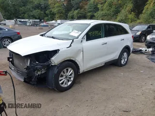 2020 Kia Sorento LX V6 with VIN 5XYPG4A51LG624013, listed as a IAAI auction lot 41129298 with 152,051 mi miles. Bid and sale history available at carsss.com. Image 2.