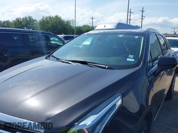 2018 Cadillac XT5 Luxury AWD z VIN 1GYKNDRS0JZ209266, wystawiony jako IAAI lot #42454536 z przebiegiem 52 839 mil mil oraz . Historia ofert i sprzedaży dostępna na DreamBid. Obrazek 6.