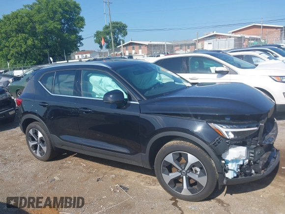 2025 Volvo XC40 Core Bright Theme with VIN YV4L12UJ0S2507803, listed as a IAAI auction lot 42551329 with 6,066 mi miles and . Bid and sale history available at DreamBid. Image 13.