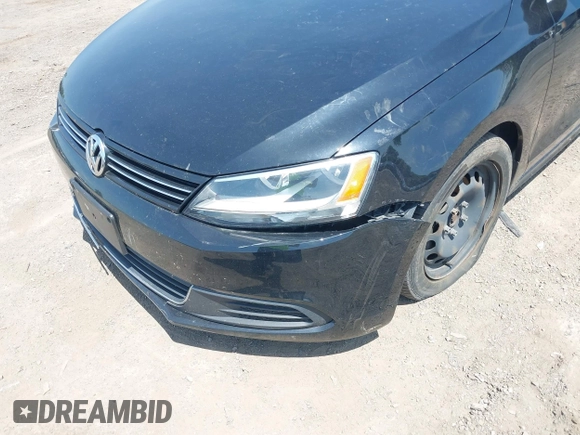 2013 Volkswagen Jetta SE z VIN 3VWDP7AJ7DM311471, wystawiony jako IAAI lot #42574345 z przebiegiem 81 760 mil mil oraz . Historia ofert i sprzedaży dostępna na DreamBid. Obrazek 6.