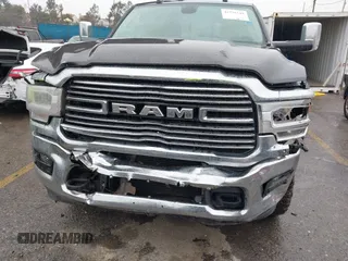 2022 Ram 2500 Laramie z VIN 3C6UR5FL2NG243857, wystawiony jako IAAI lot #41736144 z przebiegiem 58 474 mil mil oraz . Historia ofert i sprzedaży dostępna na DreamBid. Obrazek 6.