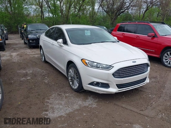 2013 Ford Fusion SE with VIN 3FA6P0HR5DR359686, listed as a IAAI auction lot 42088517 with 106,992 mi miles. Bid and sale history available at carsss.com. Image 1.