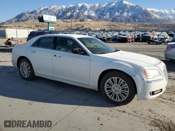 2014 Chrysler 300 C with VIN 2C3CCAKG6EH200991, listed as a Copart auction lot 42730885 with 82,128 mi miles and Salvage Title. Bid and sale history available at carsss.com. Image 4.