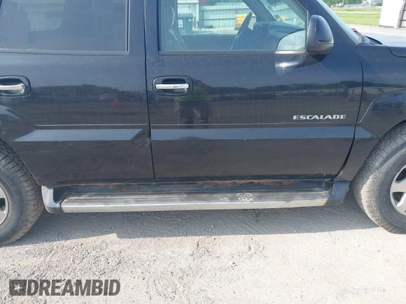 2005 Cadillac Escalade z VIN 1GYEK63N85R238220, wystawiony jako IAAI lot #42498575 z przebiegiem 229 529 mil mil oraz . Historia ofert i sprzedaży dostępna na DreamBid. Obrazek 15.