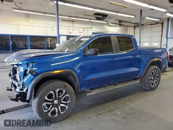 2024 GMC Canyon 4WD AT4 with VIN 1GTP6DEK3R1114273, listed as a Copart auction lot 71103464 with 5,549 mi miles and Salvage Title. Bid and sale history available at carsss.com. Image 1.