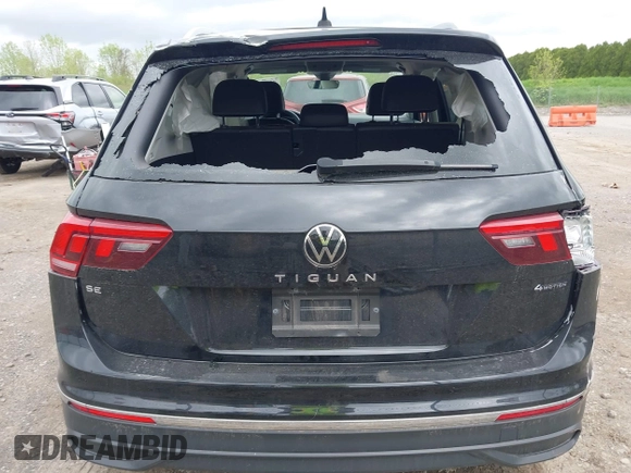 2022 Volkswagen Tiguan SE z VIN 3VV2B7AX4NM093585, wystawiony jako IAAI lot #42267105 z przebiegiem 31 239 mil mil oraz . Historia ofert i sprzedaży dostępna na DreamBid. Obrazek 16.