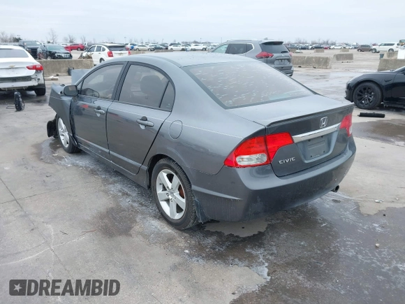 2009 Honda Civic LX-S z VIN 19XFA16609E021833, wystawiony jako IAAI lot #41613501 z przebiegiem 175 714 mil mil oraz . Historia ofert i sprzedaży dostępna na DreamBid. Obrazek 3.