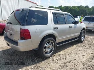 2005 Ford Explorer XLT with VIN 1FMZU73E35UB63135, listed as a IAAI auction lot 42704478 with 294,831 mi miles and . Bid and sale history available at DreamBid. Image 4.