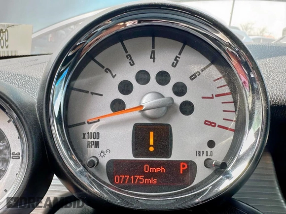 2014 MINI Convertible S z VIN WMWZP3C57ET706977, wystawiony jako Copart lot #45777855 z przebiegiem 77 175 mil mil oraz Czysty tytuł • Clean title. Historia ofert i sprzedaży dostępna na DreamBid. Obrazek 8.