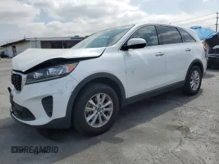 2019 Kia Sorento LX z VIN 5XYPG4A38KG611756, wystawiony jako Copart lot #53582825 z przebiegiem 79 149 mil mil oraz Szkoda całkowita • Salvage title. Historia ofert i sprzedaży dostępna na DreamBid. Obrazek 1.