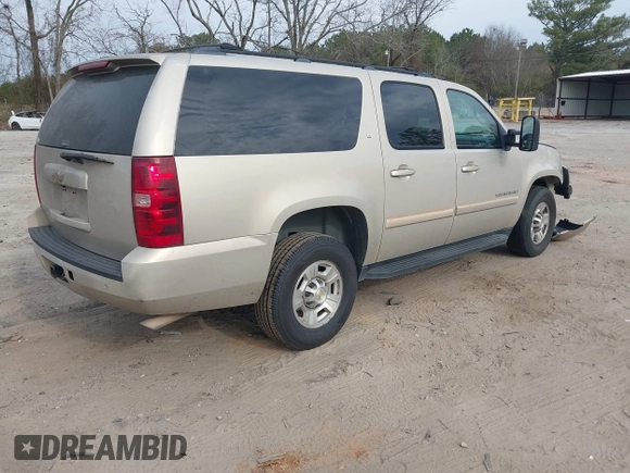2008 Chevrolet Suburban Commercial with VIN 3GNGK26K98G207580, listed as a IAAI auction lot 41652697 with 262,677 mi miles. Bid and sale history available at carsss.com. Image 4.