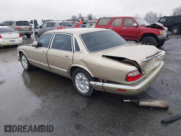 2002 Jaguar XJ 8 with VIN SAJDA14C62LF43688, listed as a IAAI auction lot 41538366 with Not provided miles and . Bid and sale history available at DreamBid. Image 3.