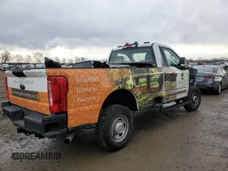 2023 Ford F-250 XL z VIN 1FTBF2BA5PED41058, wystawiony jako Copart lot #46991375 z przebiegiem 7077 mil mil oraz Szkody całkowita. Historia ofert i sprzedaży dostępna na DreamBid. Obrazek 3.