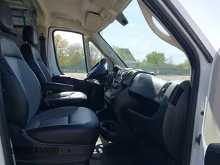 2017 Ram ProMaster Cargo with VIN 3C6TRVNG5HE542646, listed as a IAAI auction lot 41834199 with 225,808 mi miles. Bid and sale history available at carsss.com. Image 5.