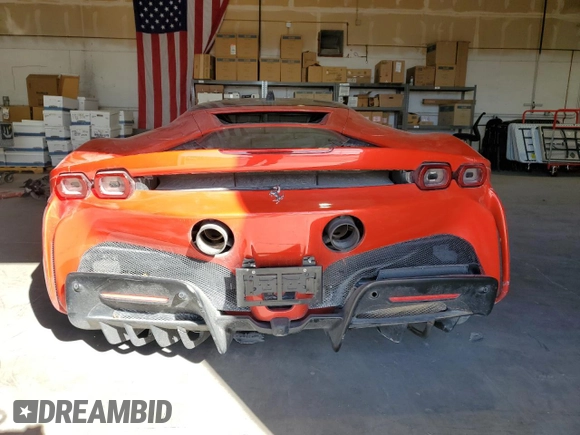 2021 Ferrari SF90 z VIN ZFF95NLA8M0263161, wystawiony jako Copart lot #44430285 z przebiegiem 6090 mil mil oraz Tytuł czysty. Historia ofert i sprzedaży dostępna na DreamBid. Obrazek 6.