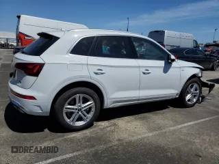 2024 Audi Q5 S line Premium Plus with VIN WA1E2AFY7R2077320, listed as a Copart auction lot 56763335 with 10,650 mi miles and Salvage title. Bid and sale history available at DreamBid. Image 3.