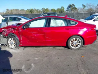 2020 Ford Fusion SE with VIN 3FA6P0HD1LR183903, listed as a IAAI auction lot 41283302 with 137,136 mi miles. Bid and sale history available at carsss.com. Image 15.