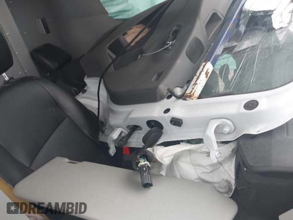 2020 Ford Transit Cargo z VIN 1FTBR1C82LKA61834, wystawiony jako IAAI lot #37802870 z przebiegiem Nie podano mil oraz . Historia ofert i sprzedaży dostępna na DreamBid. Obrazek 5.