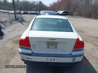 2004 Volvo S60 with VIN YV1RS61T642380706, listed as a IAAI auction lot 41945632 with Not provided miles and . Bid and sale history available at DreamBid. Image 15.