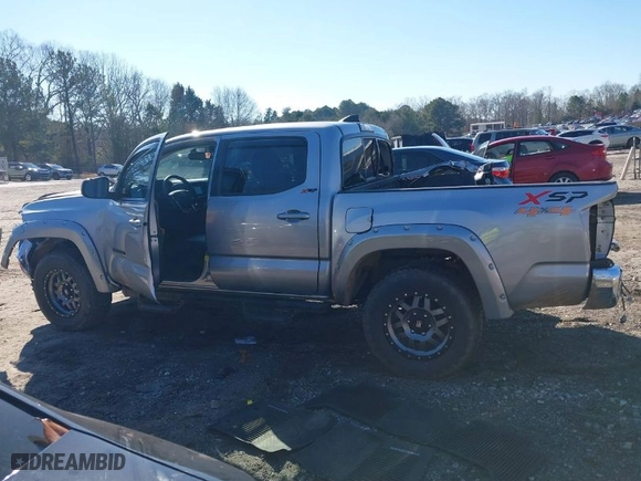 2017 Toyota Tacoma SR5 with VIN 5TFCZ5AN6HX111164, listed as a IAAI auction lot 41262150 with NaN miles. Bid and sale history available at carsss.com. Image 15.